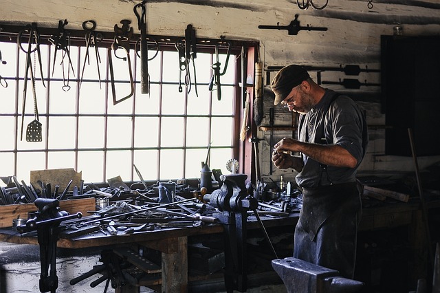 auto-body-workshop-640x480-67978317.jpeg
