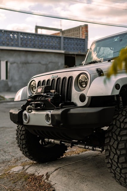 car-collision-repair-640x480-33659946.jpeg