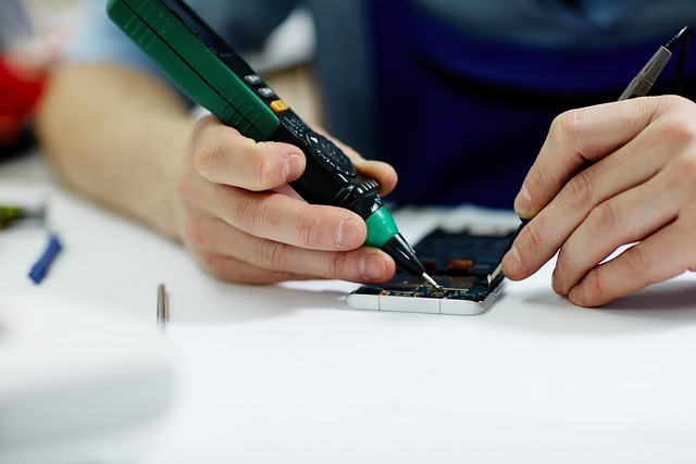 Navigating Collision Repair: Finding Reputable Shops Through Reviews