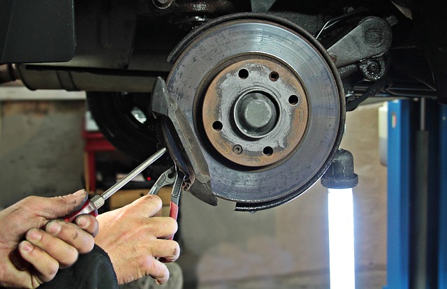 auto-technician-working-640x480-5132537.jpeg