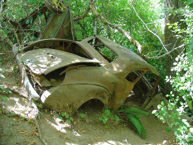 car-collision-repair-640x480-15991681.jpeg