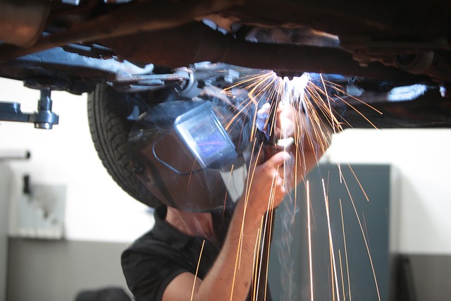 car-collision-repair-640x480-3335581.jpeg
