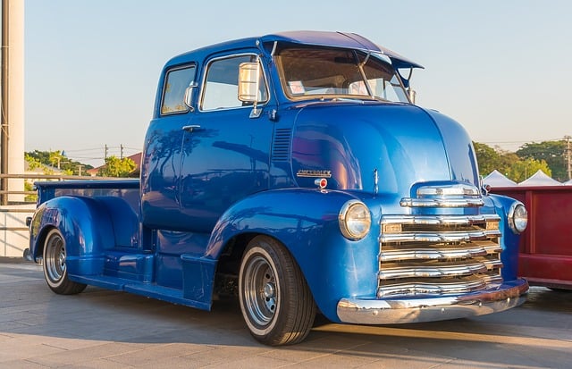 Luxury Vehicle Body Shop: Mastery in Refining High-End Finishes