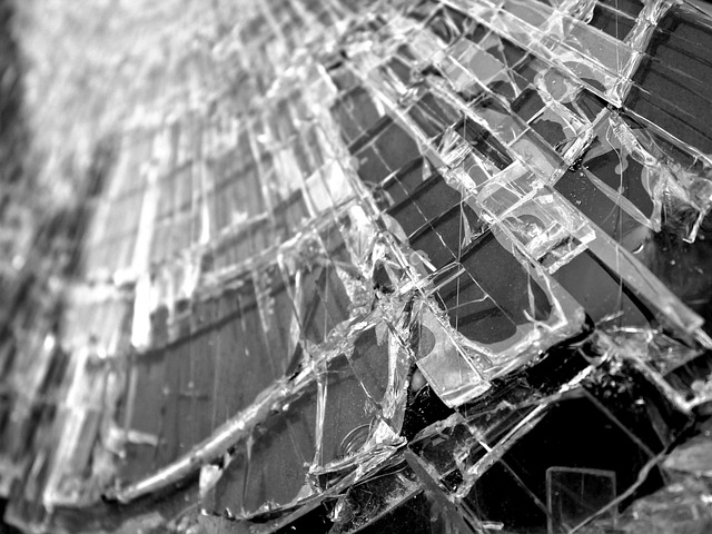 car-crash-damage-640x480-80329252.jpeg