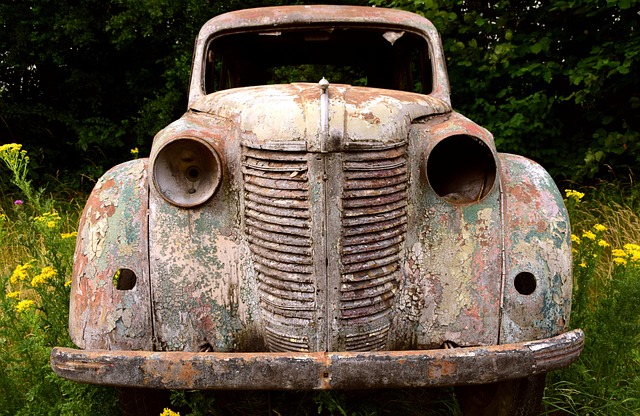car-dent-repair-640x480-43243834.jpeg