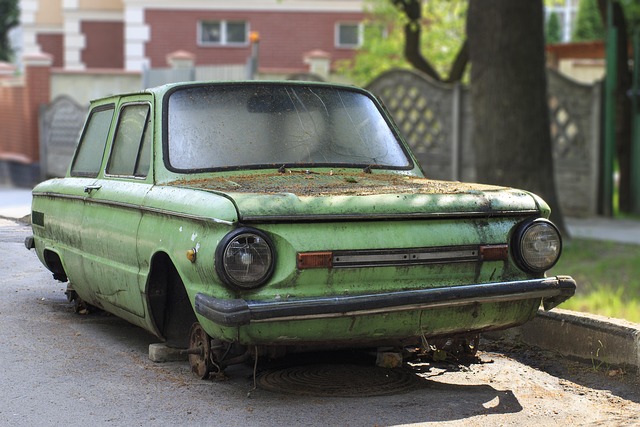 car-hail-damage-repair-640x480-24864794.jpeg