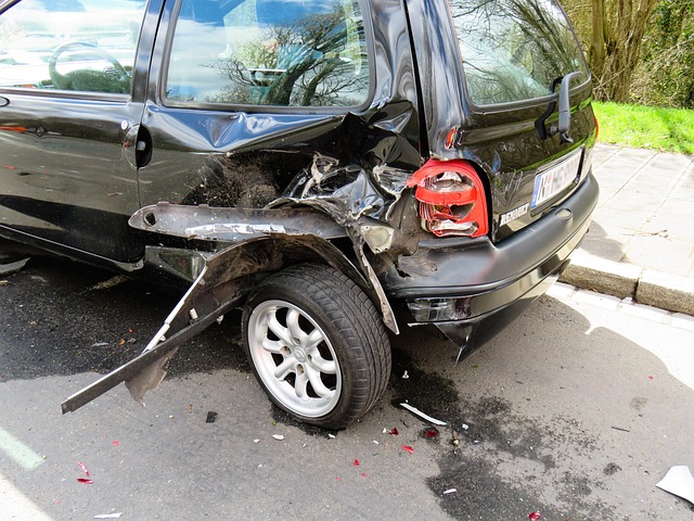 car-hail-damage-repair-640x480-41928976.jpeg