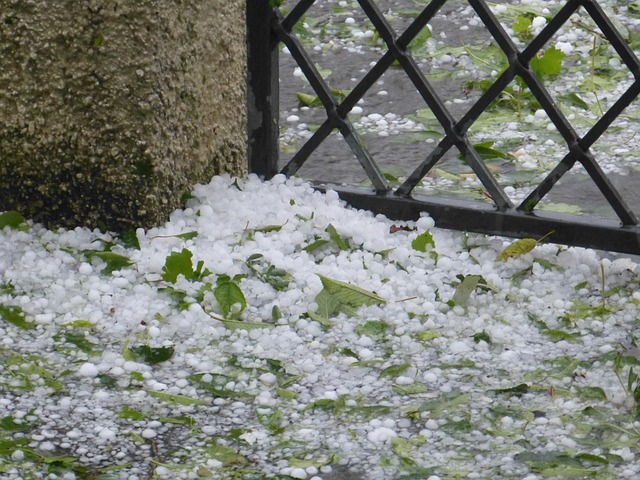 car-hail-damage-repair-640x480-82187930.jpeg