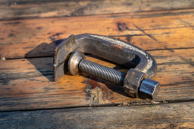 collision-repair-tools-640x480-54340859.jpeg