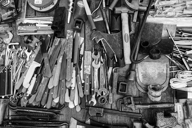 collision-repair-tools-640x480-60990032.jpeg