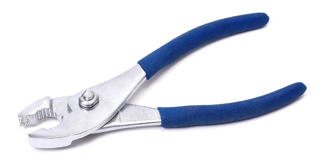 collision-repair-tools-640x480-67987411.jpeg