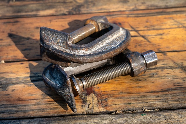 collision-repair-tools-640x480-86741349.jpeg