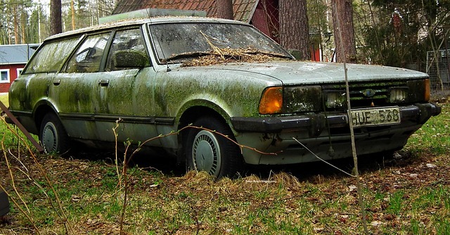 damaged-car-bumper-640x480-54803662.jpeg