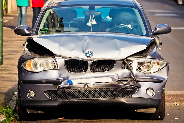 damaged-car-bumper-640x480-80778821.jpeg
