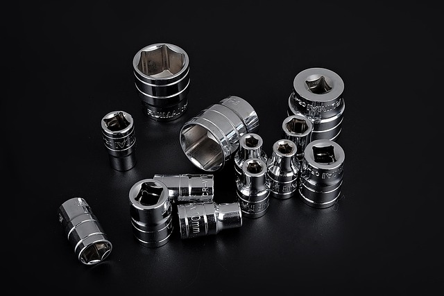 Glass Setting Materials: Customizing Vehicles with Safety and Style