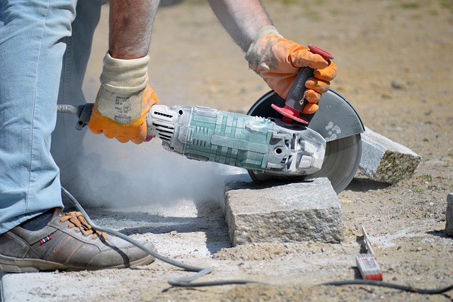 Mastering Molding Replacement Collision: Unlocking Efficient Post-Accident Repairs