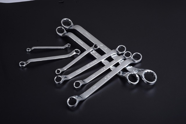 dent-removal-tools-640x480-35381307.jpeg