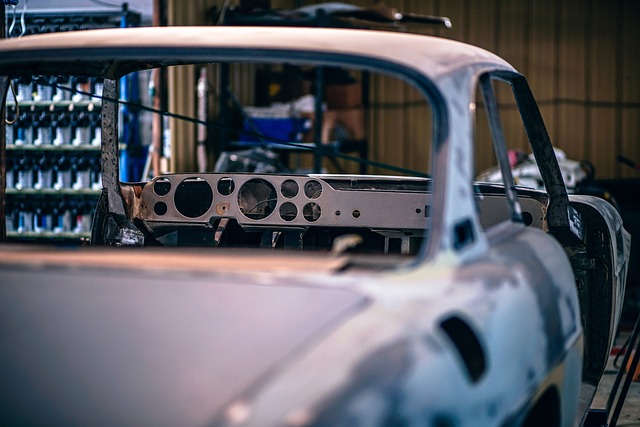 vehicle-repair-shop-640x480-21953322.jpeg