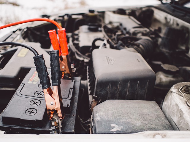 vehicle-repair-shop-640x480-48580705.jpeg