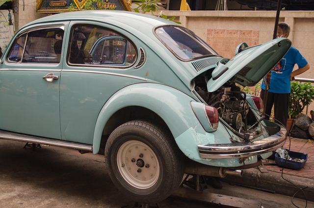 vehicle-repair-shop-640x480-92067272.jpeg