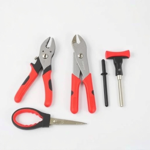 collision-repair-tools-640x480-33629288.jpeg