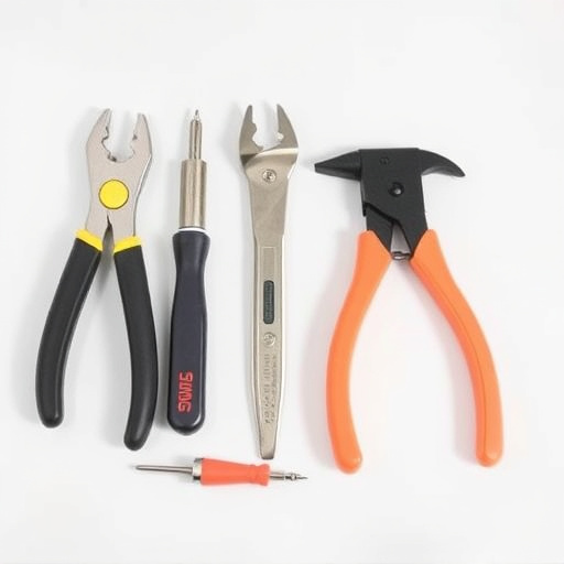 collision-repair-tools-640x480-206069.jpeg
